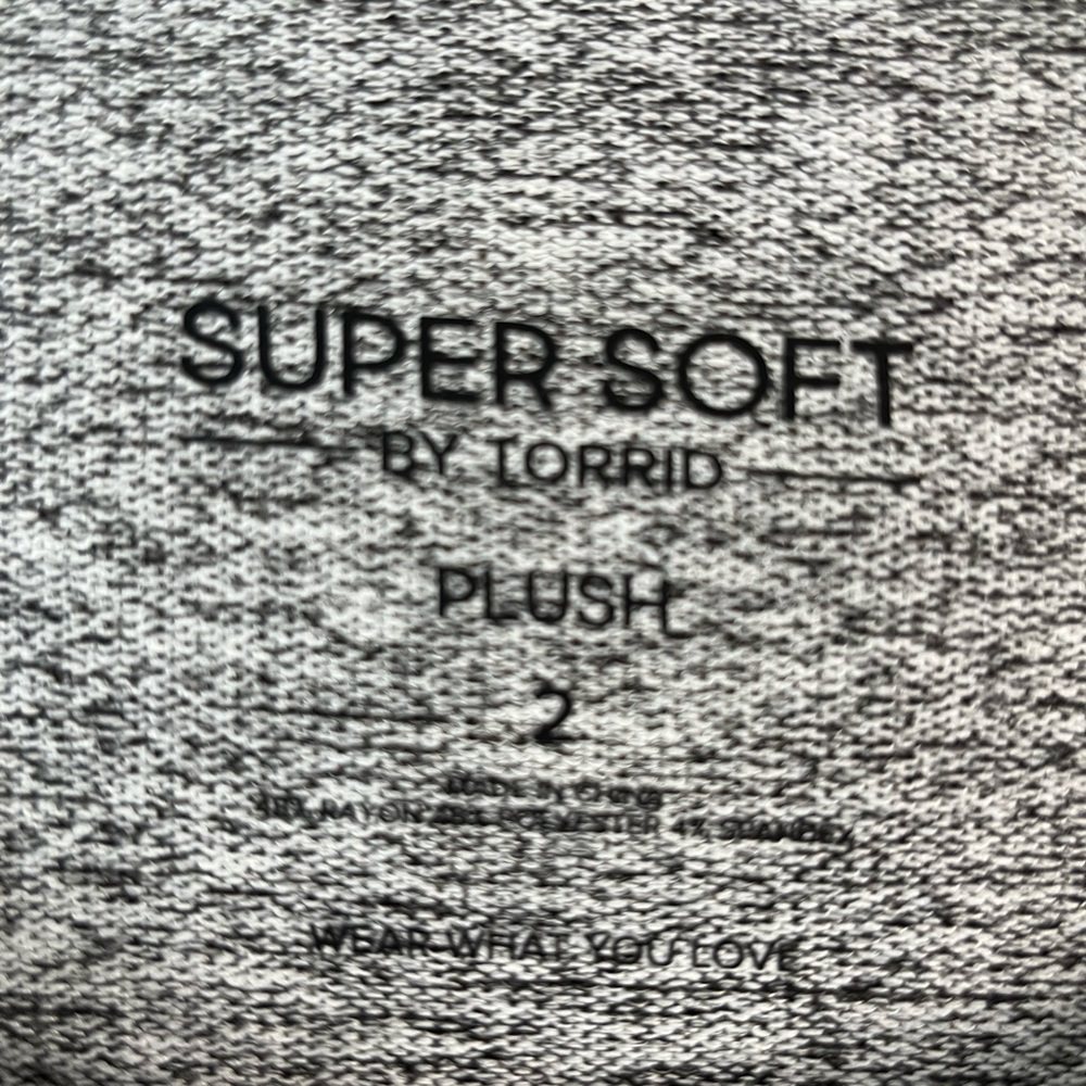 Torrid Relaxed Fit Super Soft Plush Drop Shoulder Smocked Bottom Sweater Top EUC - Picture 3 of 8
